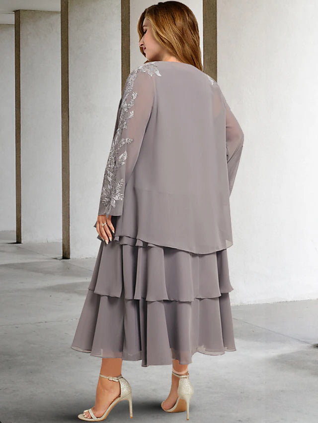 Zweiteiliges A-Linien-Kleid in Übergröße mit geschwungenen Schultern, elegantes Kleid für die Brautmutter, formelles, knielanges, ärmelloses Chiffon-Kleid mit Rundhalsausschnitt und Rüschenapplikationen
